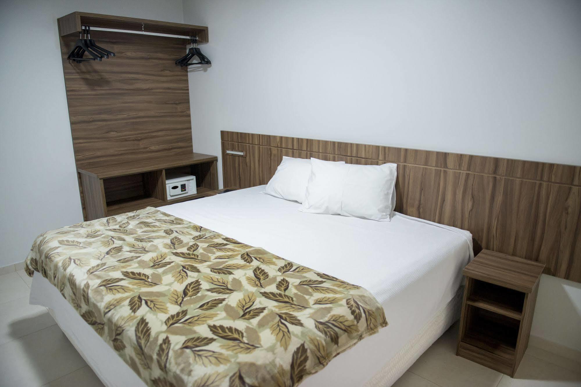 Manhattan Apart Hotel Caratinga Ngoại thất bức ảnh