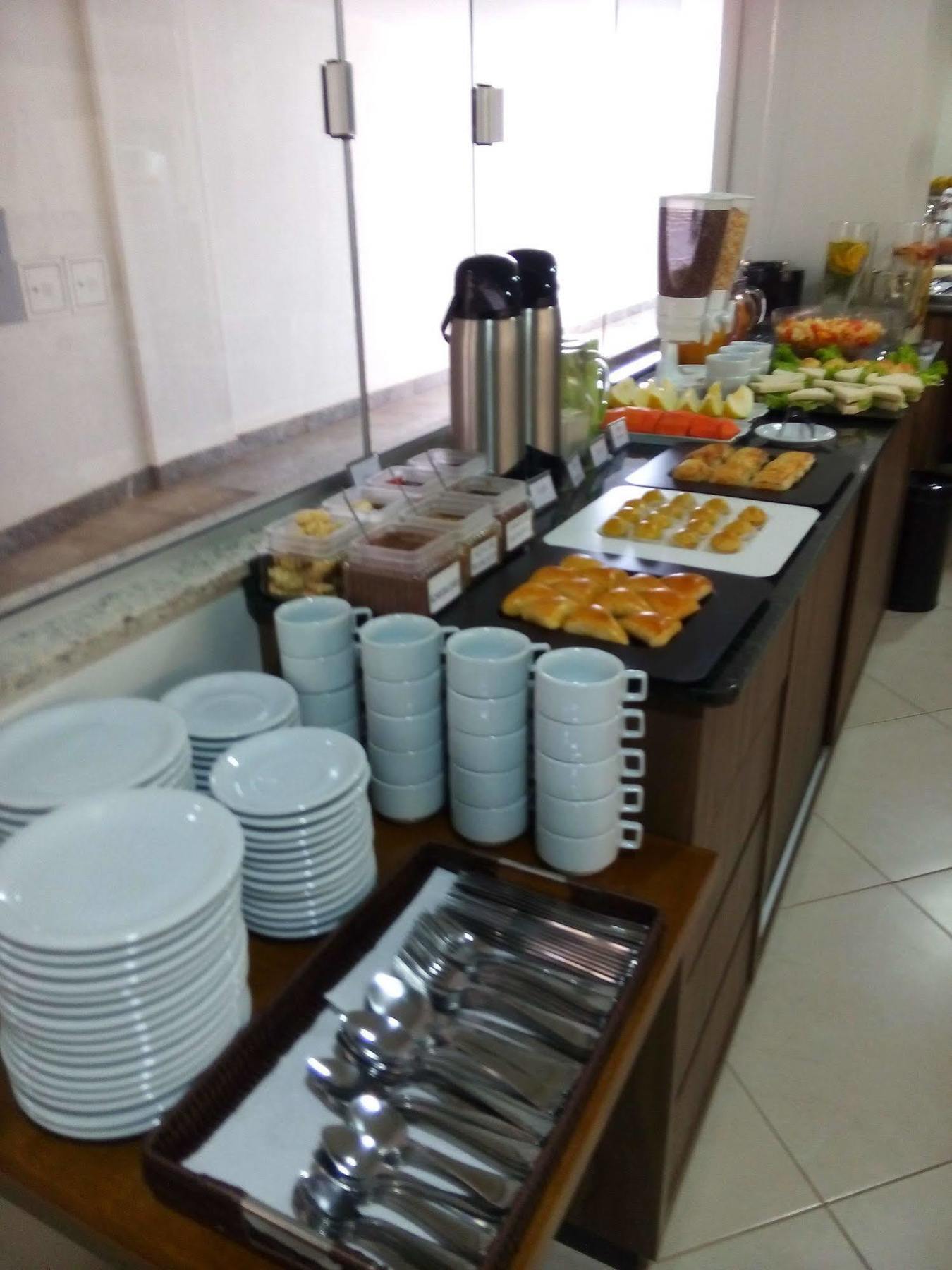 Manhattan Apart Hotel Caratinga Ngoại thất bức ảnh